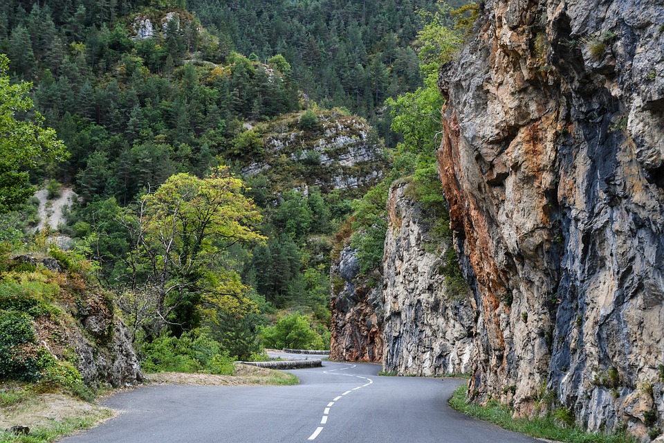 De Millau aux Gorges du Tarn : Un Road Trip Inoubliable